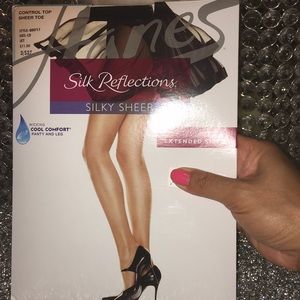 Hanes Silk Reflections silky sheer pantyhose-new